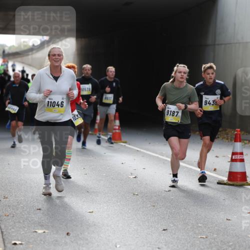05.10.2025 - 20. swb-Marathon Bremen Michael Strokosch http://msf.ph/oto/9206332 05.10.2025 10:48:07 Laufen 10066, 11046, 103, 10539, 9617, 9187, 943 meine-sportfotos.de