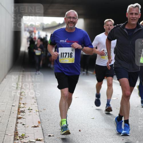 05.10.2025 - 20. swb-Marathon Bremen Michael Strokosch http://msf.ph/oto/9206348 05.10.2025 10:48:13 Laufen 11716, 109 meine-sportfotos.de