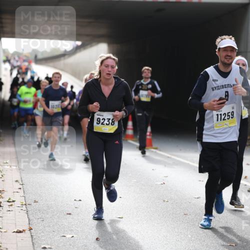 05.10.2025 - 20. swb-Marathon Bremen Michael Strokosch http://msf.ph/oto/9206358 05.10.2025 10:48:19 Laufen 10, 35, 9238, 11259 meine-sportfotos.de