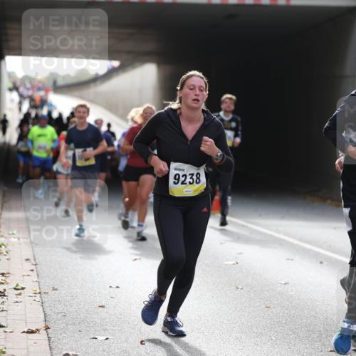 05.10.2025 - 20. swb-Marathon Bremen Michael Strokosch http://msf.ph/oto/9206359 05.10.2025 10:48:19 Laufen 9238, 11259 meine-sportfotos.de