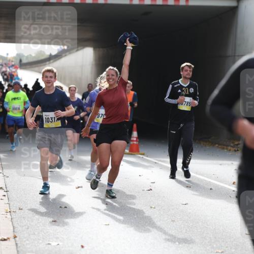 05.10.2025 - 20. swb-Marathon Bremen Michael Strokosch http://msf.ph/oto/9206362 05.10.2025 10:48:20 Laufen 10616, 10317, 970, 31, 785, 9238 meine-sportfotos.de