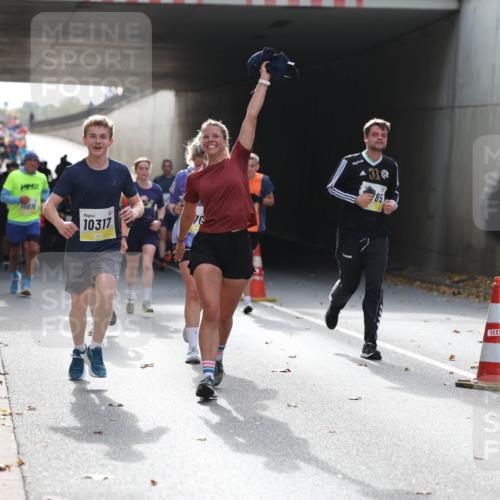 05.10.2025 - 20. swb-Marathon Bremen Michael Strokosch http://msf.ph/oto/9206363 05.10.2025 10:48:21 Laufen 10616, 10317, 85, 92 meine-sportfotos.de