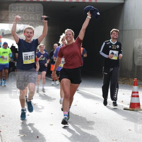 05.10.2025 - 20. swb-Marathon Bremen Michael Strokosch http://msf.ph/oto/9206366 05.10.2025 10:48:21 Laufen 10317, 70, 319, 85 meine-sportfotos.de