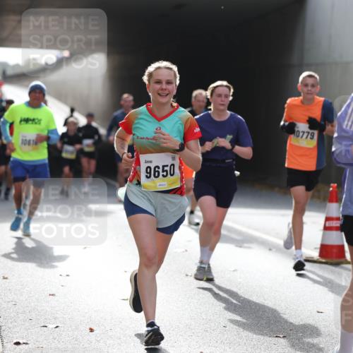 05.10.2025 - 20. swb-Marathon Bremen Michael Strokosch http://msf.ph/oto/9206371 05.10.2025 10:48:24 Laufen 1061, 20, 0779, 9650 meine-sportfotos.de