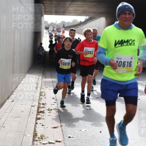 05.10.2025 - 20. swb-Marathon Bremen Michael Strokosch http://msf.ph/oto/9206379 05.10.2025 10:48:27 Laufen 62, 20616, 10019, 13, 10309 meine-sportfotos.de