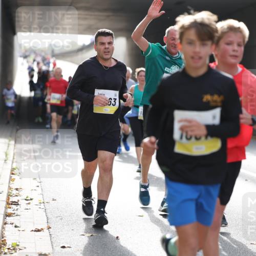 05.10.2025 - 20. swb-Marathon Bremen Michael Strokosch http://msf.ph/oto/9206385 05.10.2025 10:48:29 Laufen 63, 1030 meine-sportfotos.de