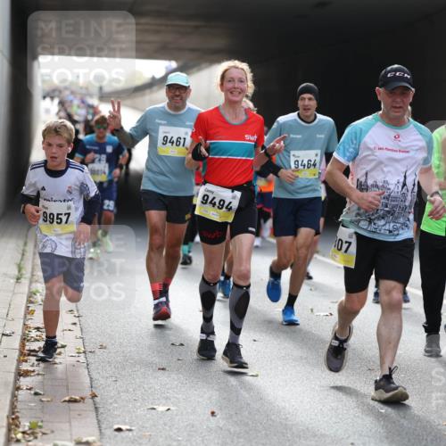 05.10.2025 - 20. swb-Marathon Bremen Michael Strokosch http://msf.ph/oto/9206400 05.10.2025 10:48:36 Laufen 9957, 10014, 9461, 9464, 17, 9494, 07 meine-sportfotos.de