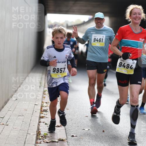 05.10.2025 - 20. swb-Marathon Bremen Michael Strokosch http://msf.ph/oto/9206402 05.10.2025 10:48:37 Laufen 9957, 9461, 9494, 01999, 64 meine-sportfotos.de