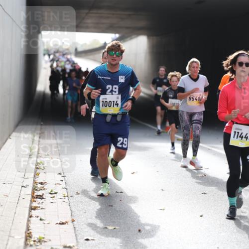 05.10.2025 - 20. swb-Marathon Bremen Michael Strokosch http://msf.ph/oto/9206409 05.10.2025 10:48:40 Laufen 29, 10014, 11012, 9548, 29, 11449 meine-sportfotos.de