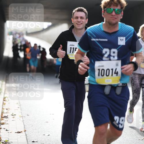 05.10.2025 - 20. swb-Marathon Bremen Michael Strokosch http://msf.ph/oto/9206413 05.10.2025 10:48:42 Laufen 115, 01998, 29, 10014, 954, 10416, 29 meine-sportfotos.de