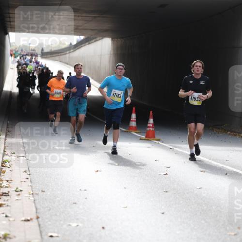 05.10.2025 - 20. swb-Marathon Bremen Michael Strokosch http://msf.ph/oto/9206414 05.10.2025 10:48:44 Laufen 9569, 11152, 11523 meine-sportfotos.de
