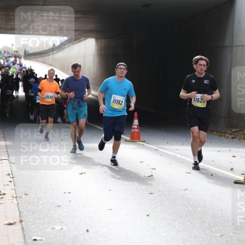 05.10.2025 - 20. swb-Marathon Bremen Michael Strokosch http://msf.ph/oto/9206417 05.10.2025 10:48:45 Laufen 9569, 11152, 11525 meine-sportfotos.de