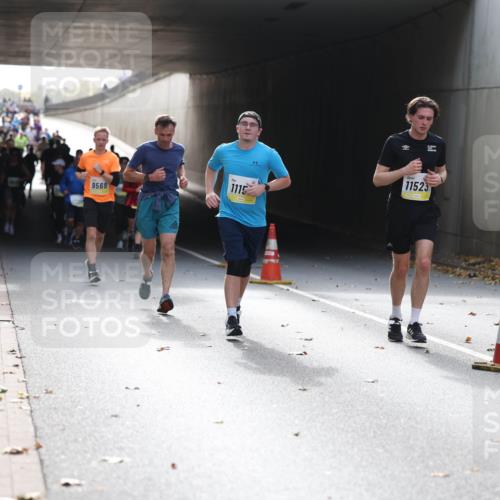 05.10.2025 - 20. swb-Marathon Bremen Michael Strokosch http://msf.ph/oto/9206418 05.10.2025 10:48:45 Laufen 1115, 9569, 11523 meine-sportfotos.de