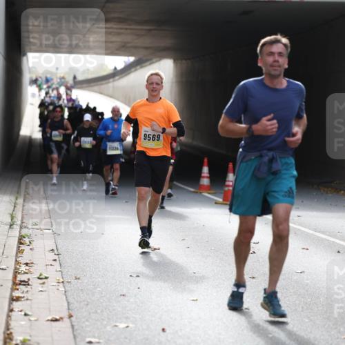 05.10.2025 - 20. swb-Marathon Bremen Michael Strokosch http://msf.ph/oto/9206420 05.10.2025 10:48:48 Laufen 40075, 11336, 9569 meine-sportfotos.de