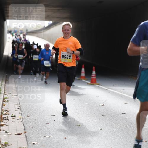 05.10.2025 - 20. swb-Marathon Bremen Michael Strokosch http://msf.ph/oto/9206423 05.10.2025 10:48:49 Laufen 11336, 9569 meine-sportfotos.de