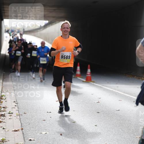 05.10.2025 - 20. swb-Marathon Bremen Michael Strokosch http://msf.ph/oto/9206424 05.10.2025 10:48:49 Laufen 9569 meine-sportfotos.de