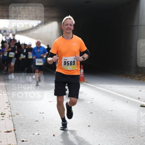 05.10.2025 - 20. swb-Marathon Bremen Michael Strokosch http://msf.ph/oto/9206427 05.10.2025 10:48:50 Laufen 9569 meine-sportfotos.de