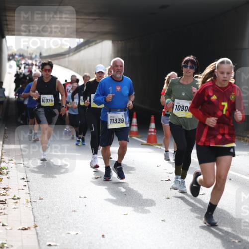 05.10.2025 - 20. swb-Marathon Bremen Michael Strokosch http://msf.ph/oto/9206429 05.10.2025 10:48:52 Laufen 10075, 11339, 1090 meine-sportfotos.de