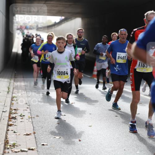 05.10.2025 - 20. swb-Marathon Bremen Michael Strokosch http://msf.ph/oto/9206448 05.10.2025 10:49:00 Laufen 11151, 10064, 31, 9407, 100, 11694 meine-sportfotos.de