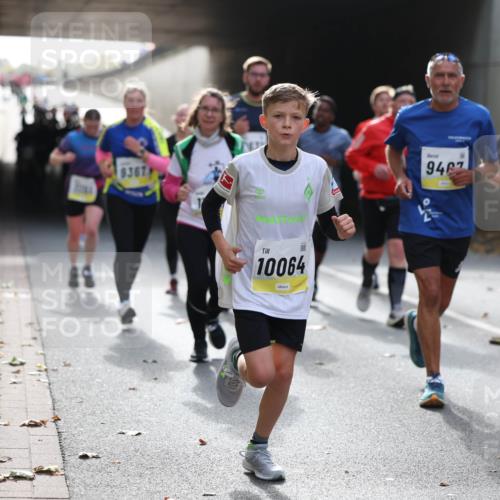 05.10.2025 - 20. swb-Marathon Bremen Michael Strokosch http://msf.ph/oto/9206452 05.10.2025 10:49:01 Laufen 9367, 10064, 9467, 035 meine-sportfotos.de