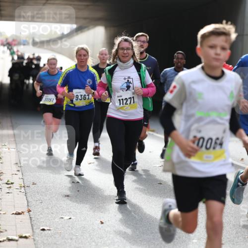 05.10.2025 - 20. swb-Marathon Bremen Michael Strokosch http://msf.ph/oto/9206453 05.10.2025 10:49:01 Laufen 11151, 9367, 11271, 20064, 9407, 5, 35 meine-sportfotos.de