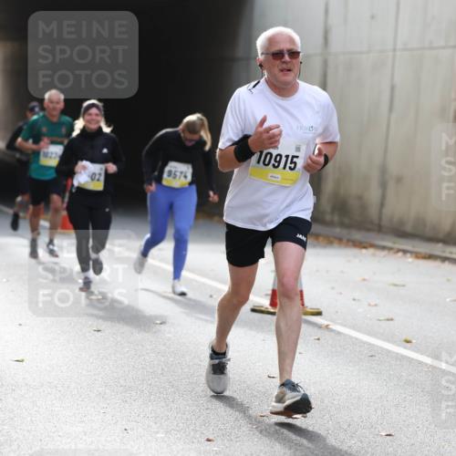 05.10.2025 - 20. swb-Marathon Bremen Michael Strokosch http://msf.ph/oto/9206469 05.10.2025 10:49:07 Laufen 02, 9574, 10915, 00 meine-sportfotos.de