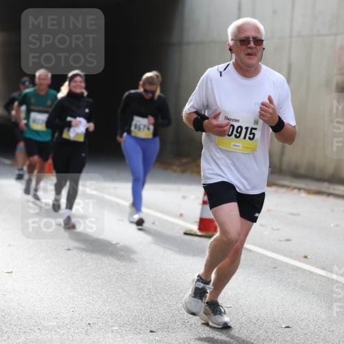 05.10.2025 - 20. swb-Marathon Bremen Michael Strokosch http://msf.ph/oto/9206470 05.10.2025 10:49:07 Laufen 9674, 0915 meine-sportfotos.de