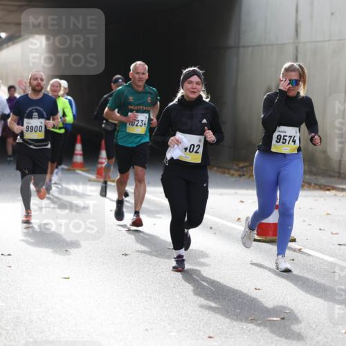 05.10.2025 - 20. swb-Marathon Bremen Michael Strokosch http://msf.ph/oto/9206473 05.10.2025 10:49:09 Laufen 11045, 9900, 0234, 02, 9574, 00 meine-sportfotos.de