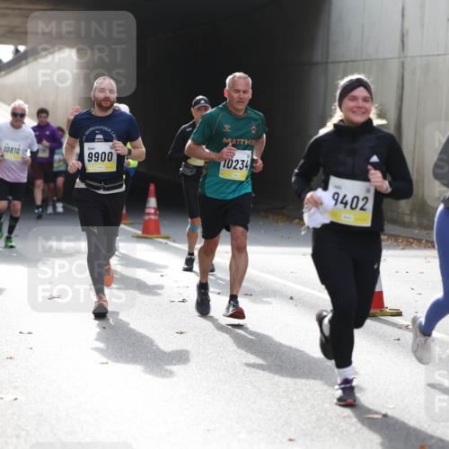 05.10.2025 - 20. swb-Marathon Bremen Michael Strokosch http://msf.ph/oto/9206475 05.10.2025 10:49:09 Laufen 10234, 11045, 10810, 9900, 9402, 9574, 00 meine-sportfotos.de