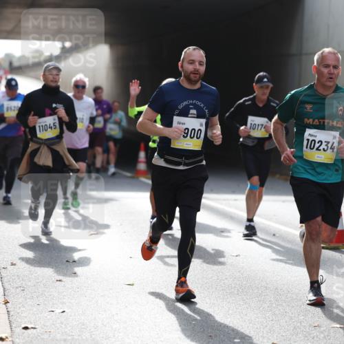 05.10.2025 - 20. swb-Marathon Bremen Michael Strokosch http://msf.ph/oto/9206478 05.10.2025 10:49:10 Laufen 8520, 11045, 20, 900, 10174, 10234 meine-sportfotos.de