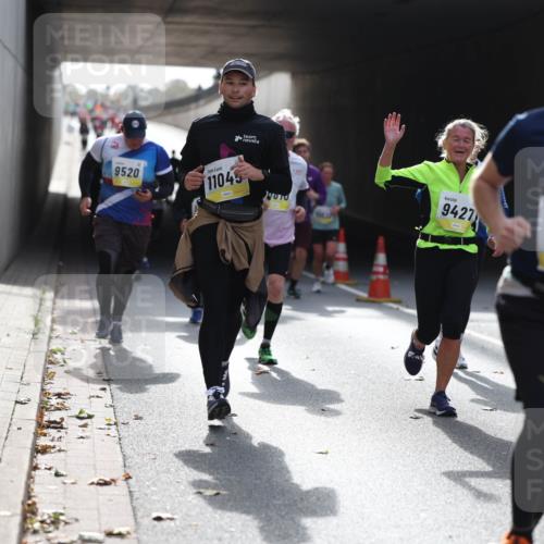 05.10.2025 - 20. swb-Marathon Bremen Michael Strokosch http://msf.ph/oto/9206480 05.10.2025 10:49:11 Laufen 9520, 11045, 9427, 9900 meine-sportfotos.de