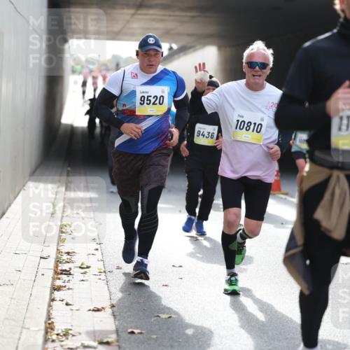 05.10.2025 - 20. swb-Marathon Bremen Michael Strokosch http://msf.ph/oto/9206485 05.10.2025 10:49:13 Laufen 9520, 9436, 10810, 20, 11045, 1005, 9 meine-sportfotos.de
