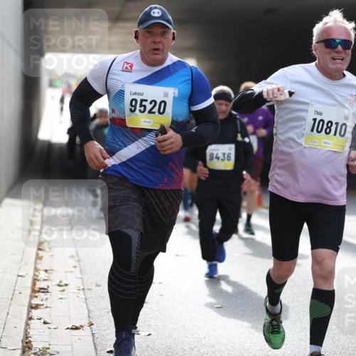 05.10.2025 - 20. swb-Marathon Bremen Michael Strokosch http://msf.ph/oto/9206488 05.10.2025 10:49:14 Laufen 9520, 9436, 10810, 01914, 20 meine-sportfotos.de