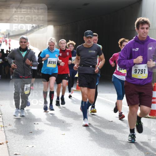 05.10.2025 - 20. swb-Marathon Bremen Michael Strokosch http://msf.ph/oto/9206491 05.10.2025 10:49:17 Laufen 97, 9295, 90, 9791 meine-sportfotos.de