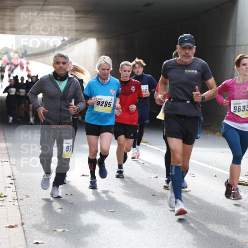 05.10.2025 - 20. swb-Marathon Bremen Michael Strokosch http://msf.ph/oto/9206493 05.10.2025 10:49:18 Laufen 97, 9295, 9633, 9791 meine-sportfotos.de