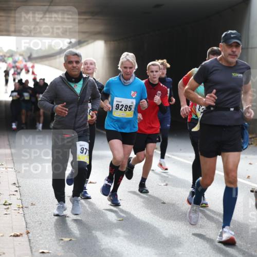 05.10.2025 - 20. swb-Marathon Bremen Michael Strokosch http://msf.ph/oto/9206494 05.10.2025 10:49:18 Laufen 97, 9295, 9633 meine-sportfotos.de