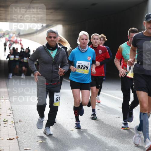05.10.2025 - 20. swb-Marathon Bremen Michael Strokosch http://msf.ph/oto/9206495 05.10.2025 10:49:18 Laufen 97, 9295, 9633 meine-sportfotos.de