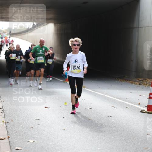 05.10.2025 - 20. swb-Marathon Bremen Michael Strokosch http://msf.ph/oto/9206502 05.10.2025 10:49:21 Laufen 10007, 4176, 11320 meine-sportfotos.de