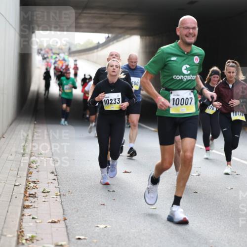 05.10.2025 - 20. swb-Marathon Bremen Michael Strokosch http://msf.ph/oto/9206510 05.10.2025 10:49:26 Laufen 10233, 560, 10007, 176, 10178 meine-sportfotos.de