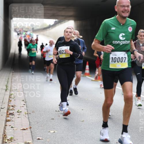 05.10.2025 - 20. swb-Marathon Bremen Michael Strokosch http://msf.ph/oto/9206512 05.10.2025 10:49:26 Laufen 1003, 1023, 10007, 10178 meine-sportfotos.de