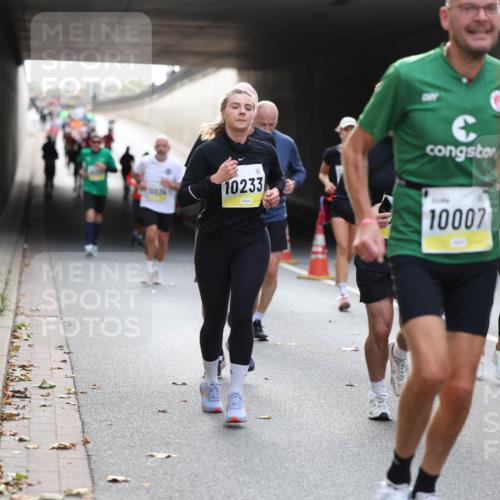 05.10.2025 - 20. swb-Marathon Bremen Michael Strokosch http://msf.ph/oto/9206513 05.10.2025 10:49:27 Laufen 10024, 10233, 10007, 10178 meine-sportfotos.de