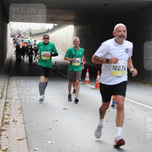 05.10.2025 - 20. swb-Marathon Bremen Michael Strokosch http://msf.ph/oto/9206520 05.10.2025 10:49:31 Laufen 10, 9318, 10034 meine-sportfotos.de