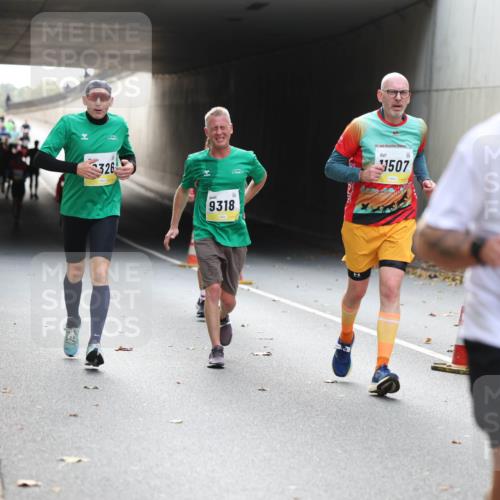 05.10.2025 - 20. swb-Marathon Bremen Michael Strokosch http://msf.ph/oto/9206523 05.10.2025 10:49:32 Laufen 326, 9318, 20, 1507, 10034 meine-sportfotos.de