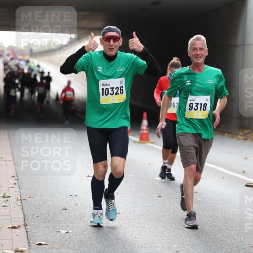 05.10.2025 - 20. swb-Marathon Bremen Michael Strokosch http://msf.ph/oto/9206526 05.10.2025 10:49:34 Laufen 10326, 357, 9318 meine-sportfotos.de