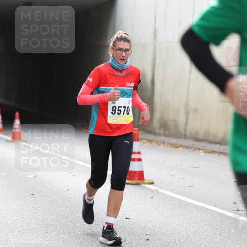 05.10.2025 - 20. swb-Marathon Bremen Michael Strokosch http://msf.ph/oto/9206529 05.10.2025 10:49:36 Laufen 10, 9570 meine-sportfotos.de