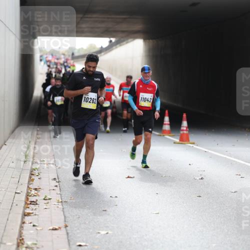 05.10.2025 - 20. swb-Marathon Bremen Michael Strokosch http://msf.ph/oto/9206539 05.10.2025 10:49:43 Laufen 347, 10262, 11042, 10920 meine-sportfotos.de