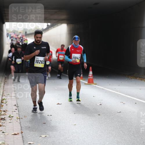 05.10.2025 - 20. swb-Marathon Bremen Michael Strokosch http://msf.ph/oto/9206541 05.10.2025 10:49:44 Laufen 3471, 10262, 11042 meine-sportfotos.de