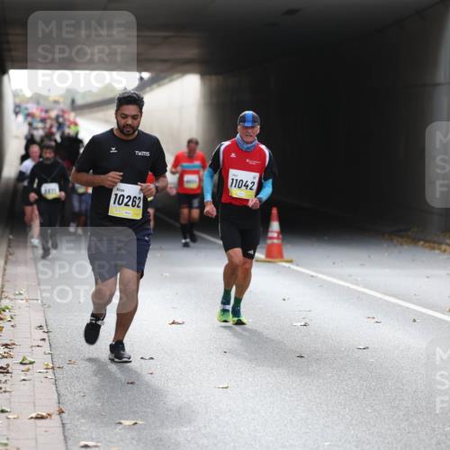 05.10.2025 - 20. swb-Marathon Bremen Michael Strokosch http://msf.ph/oto/9206542 05.10.2025 10:49:44 Laufen 10262, 11042 meine-sportfotos.de