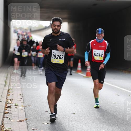 05.10.2025 - 20. swb-Marathon Bremen Michael Strokosch http://msf.ph/oto/9206544 05.10.2025 10:49:45 Laufen 10262, 11042 meine-sportfotos.de