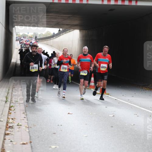 05.10.2025 - 20. swb-Marathon Bremen Michael Strokosch http://msf.ph/oto/9206546 05.10.2025 10:49:47 Laufen 11115, 9871, 1702, 9654 meine-sportfotos.de